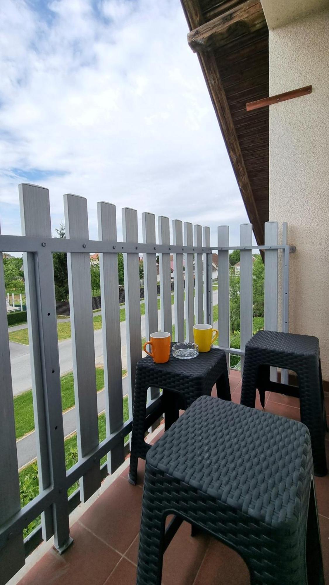 U Bloku Hotell Donji Miholjac Exteriör bild