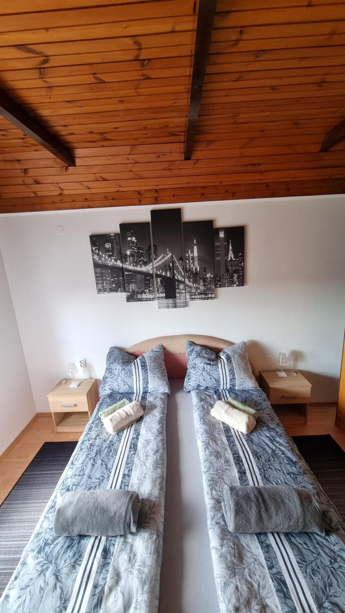 U Bloku Hotell Donji Miholjac Exteriör bild